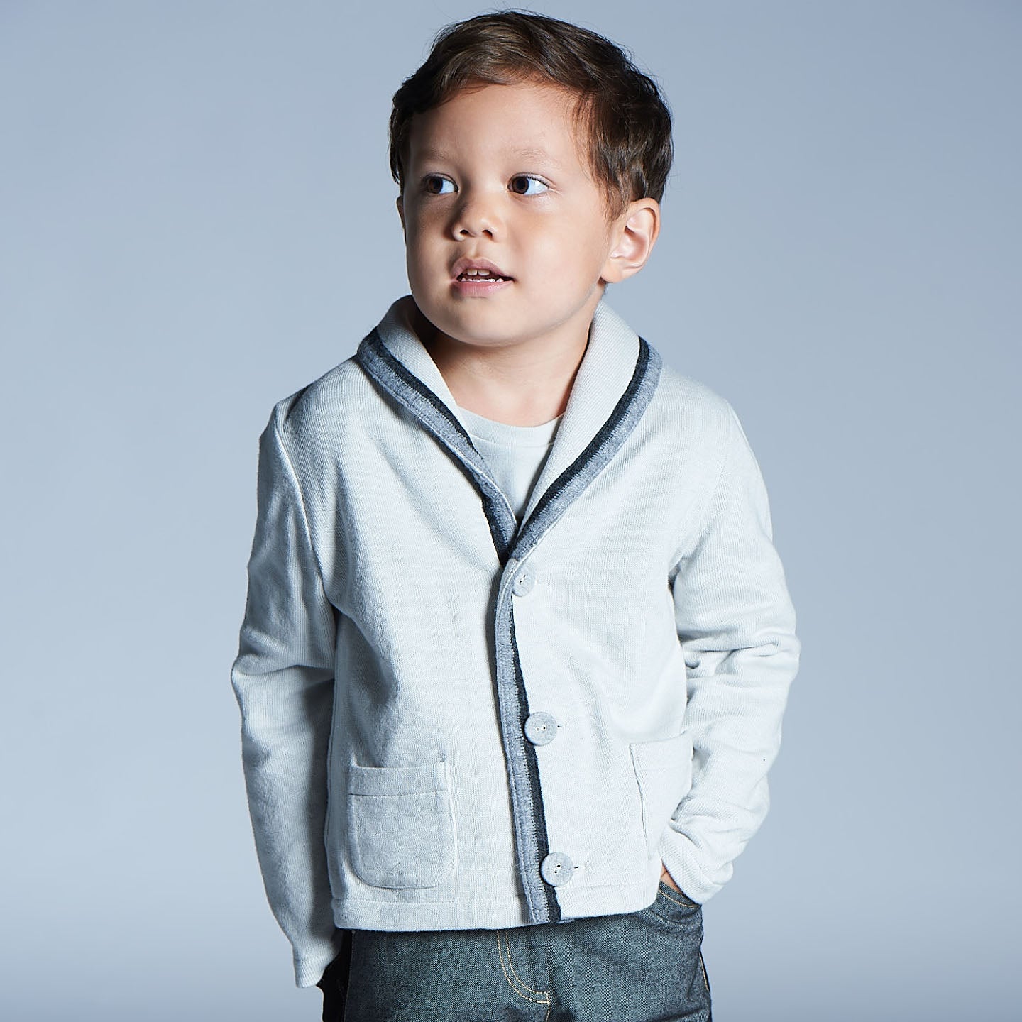 小さな紳士のカーディガン