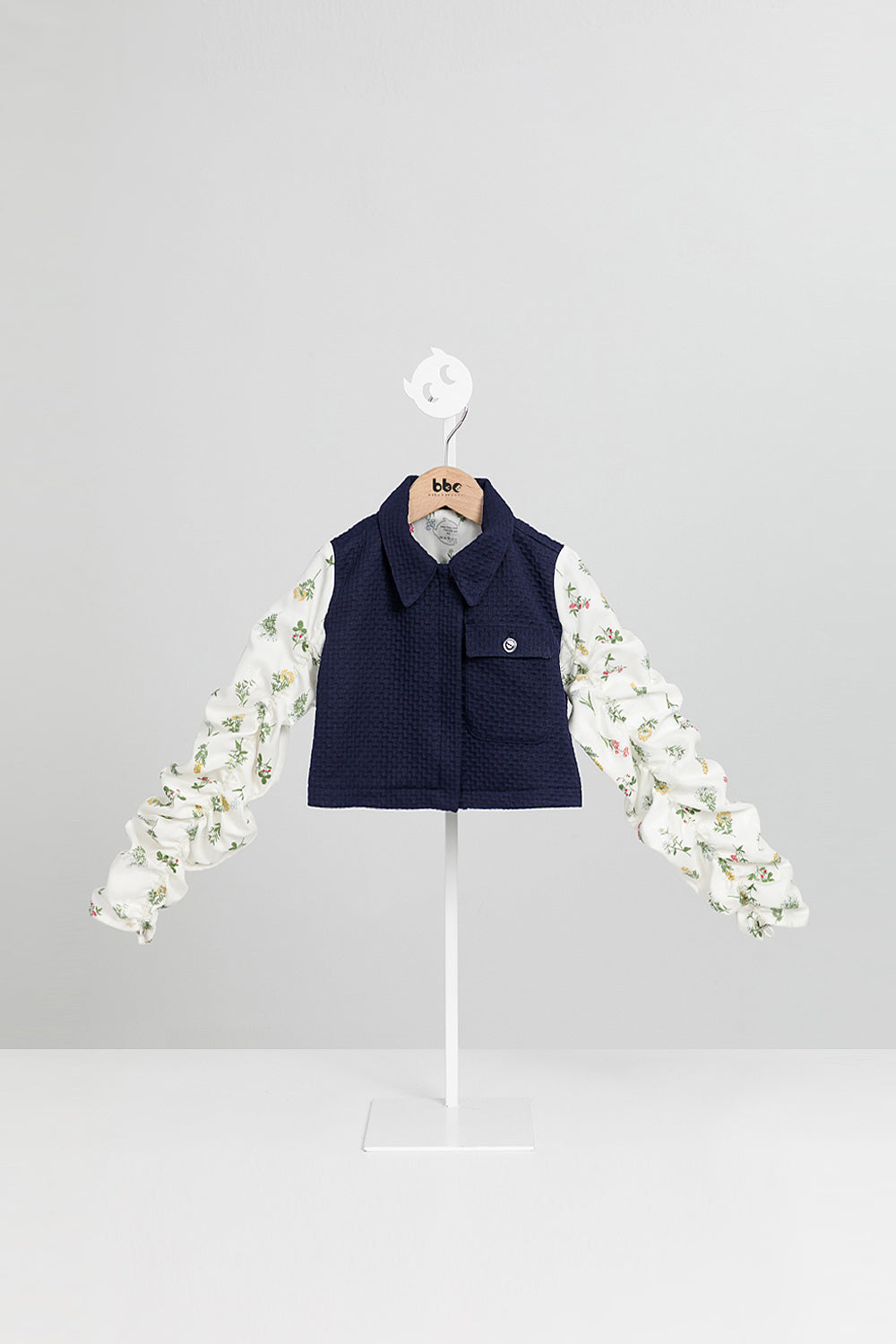 【予約商品】Luxuryコレクション:両袖ドローストリングショートジャケット