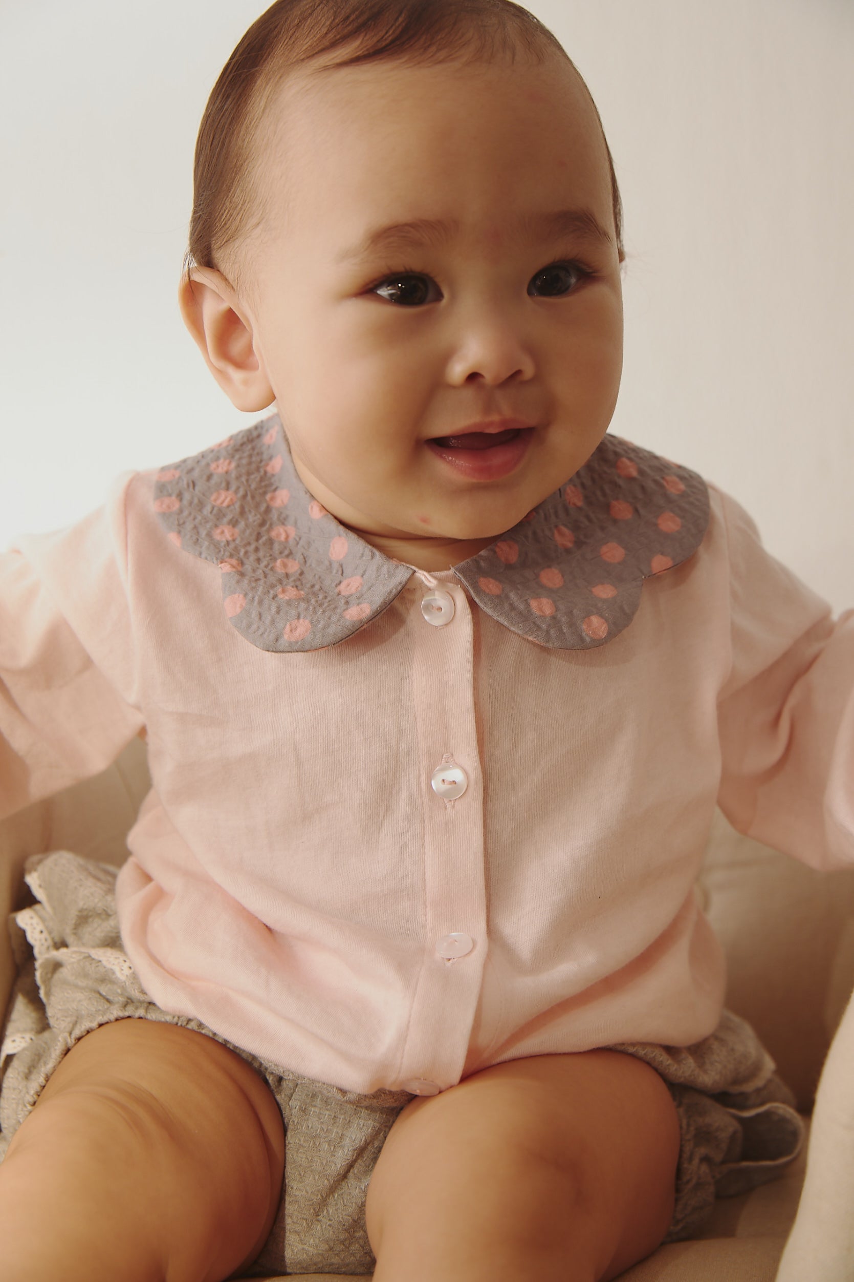 ちょうちょ襟スタンダードカーディガン