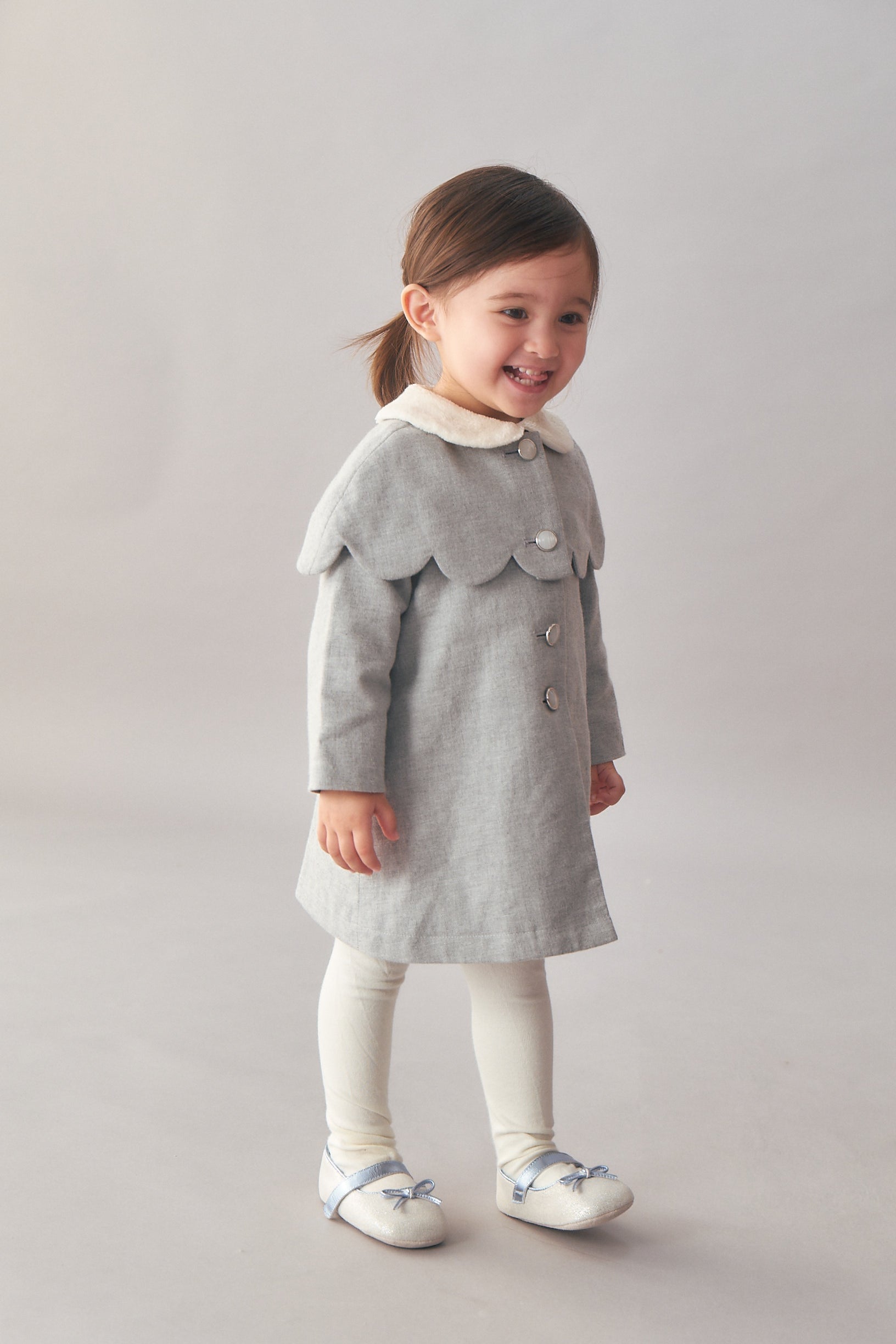 ケープ付きツーピースふわふわ雲コート