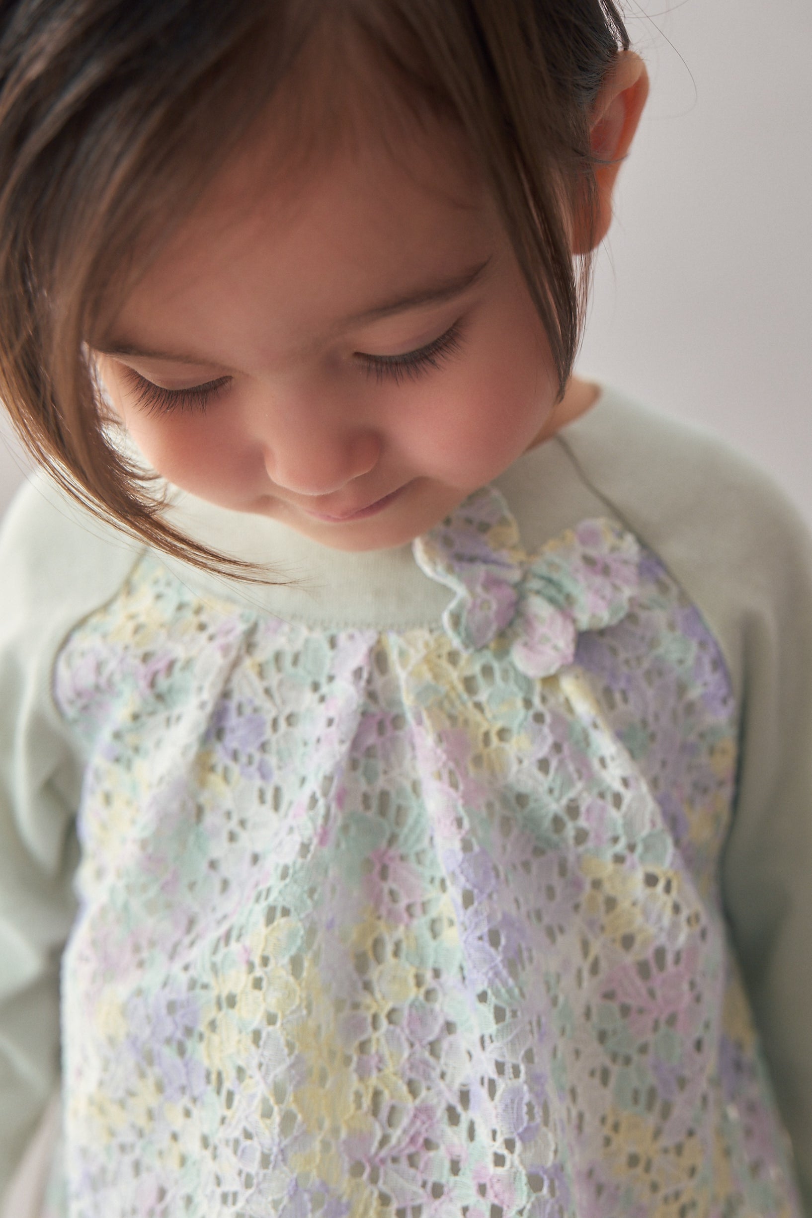 ちょうちょのプリズムワンピースロンパース