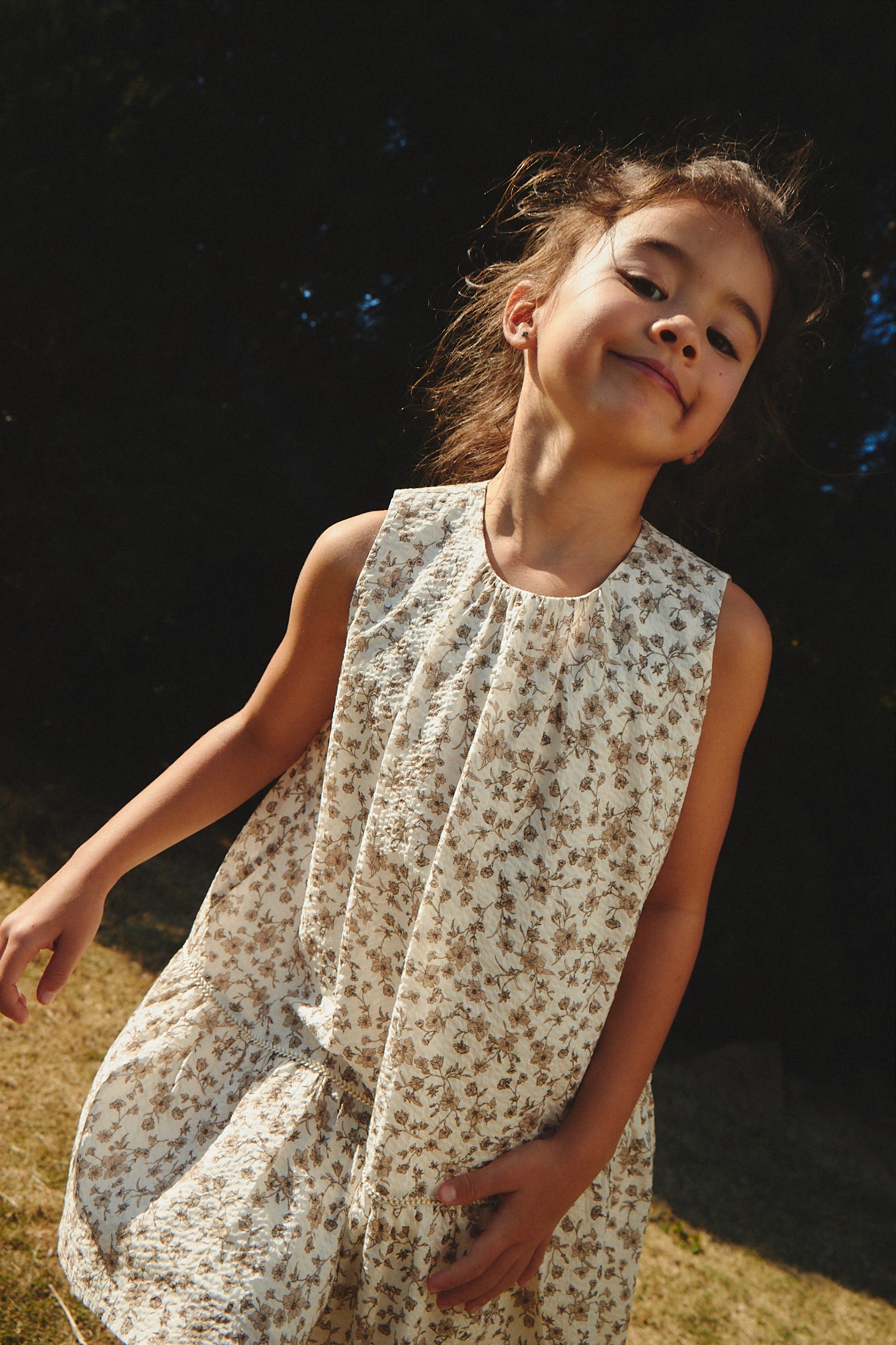 Luxuryコレクション: Floral - フローラ フレンチ風花柄ノースリーブワンピース