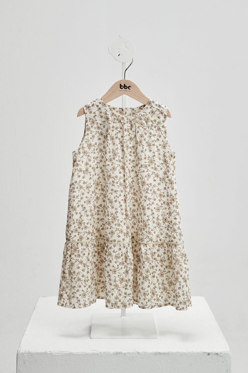 Luxuryコレクション: Floral - フローラ フレンチ風花柄ノースリーブワンピース