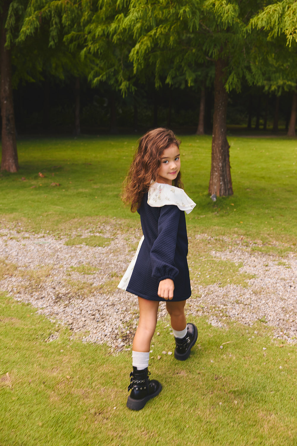 【予約商品】Mainコレクション:舞う花ロングスリーブワンピース