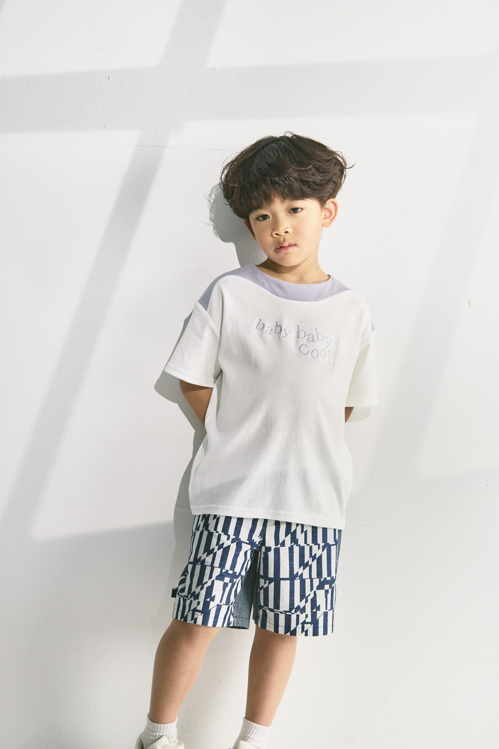 【予約商品】Main コレクション Modern ロゴ刺繍切替デザインTシャツ