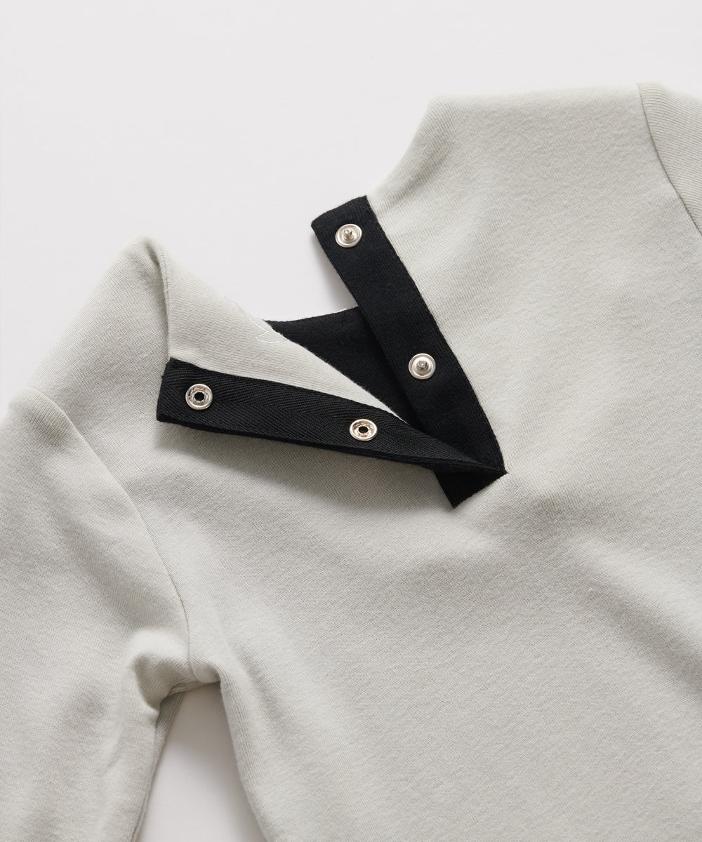 スパイモチーフ・スカーフロンパース