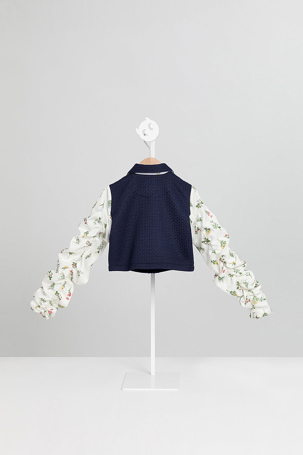 【予約商品】Luxuryコレクション:両袖ドローストリングショートジャケット