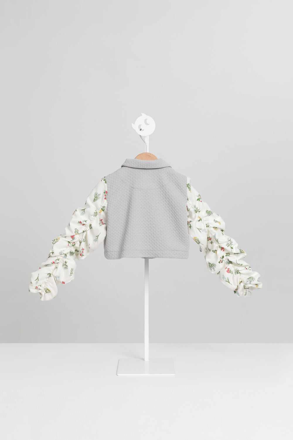 【予約商品】Luxuryコレクション:両袖ドローストリングショートジャケット