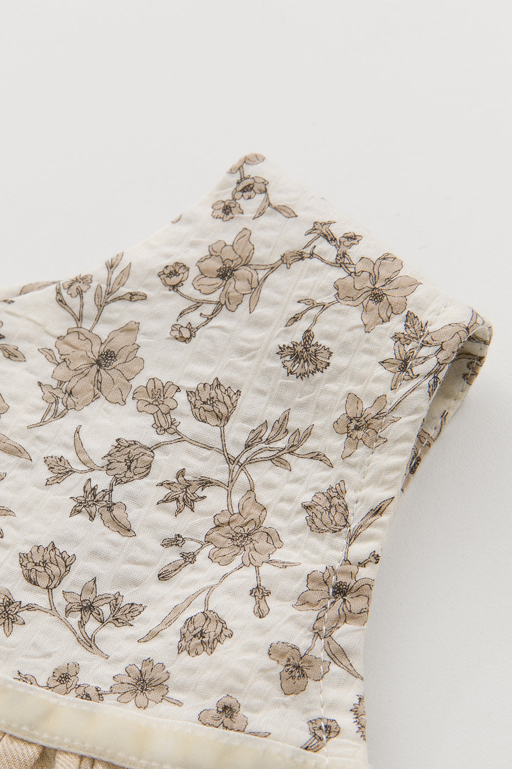 【予約商品】Luxury コレクション:Petit フラワープリントノースリーブトップス