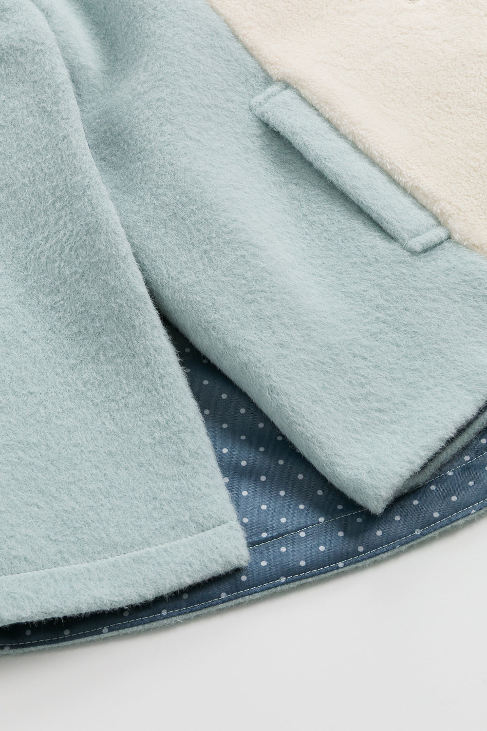 【予約商品】Luxuryコレクション:Snuggle ベビーケープコート