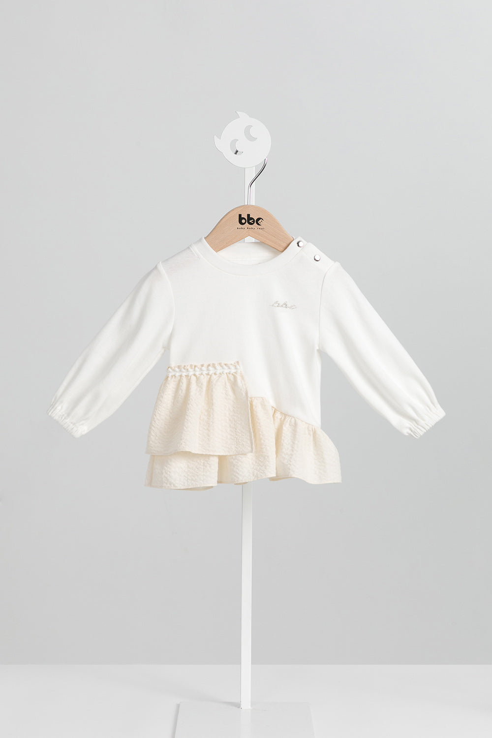 【予約商品】Mainコレクション：Ruffle Breezeレイヤードトップス