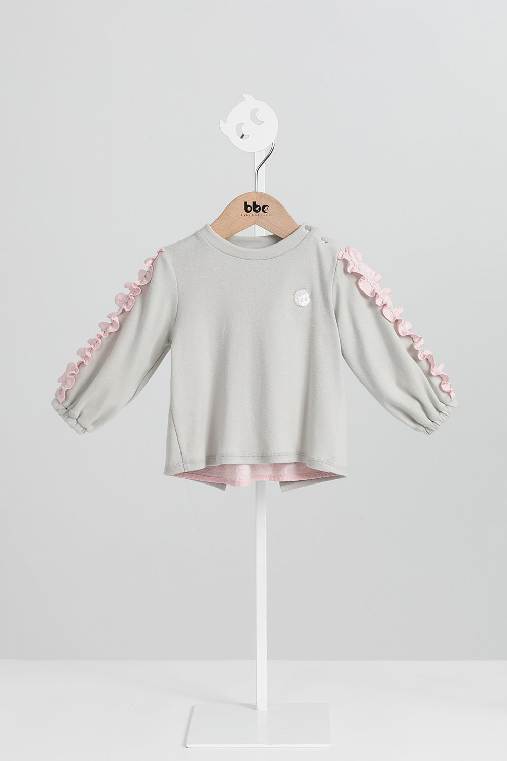 【予約商品】Mainコレクション：Frill Whisperトップス