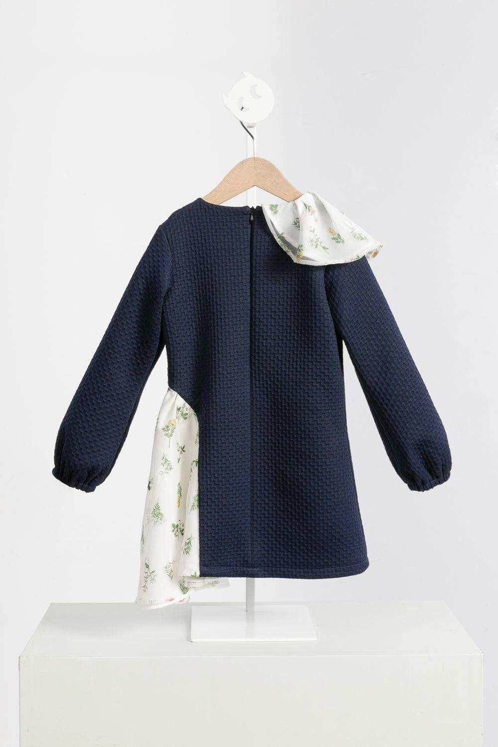 【予約商品】Mainコレクション：舞う花ロングスリーブワンピース