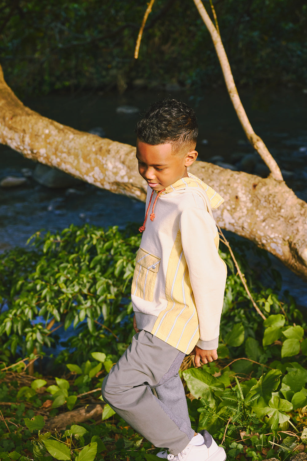 【予約商品】Mainコレクション：Sprout切替えパーカー