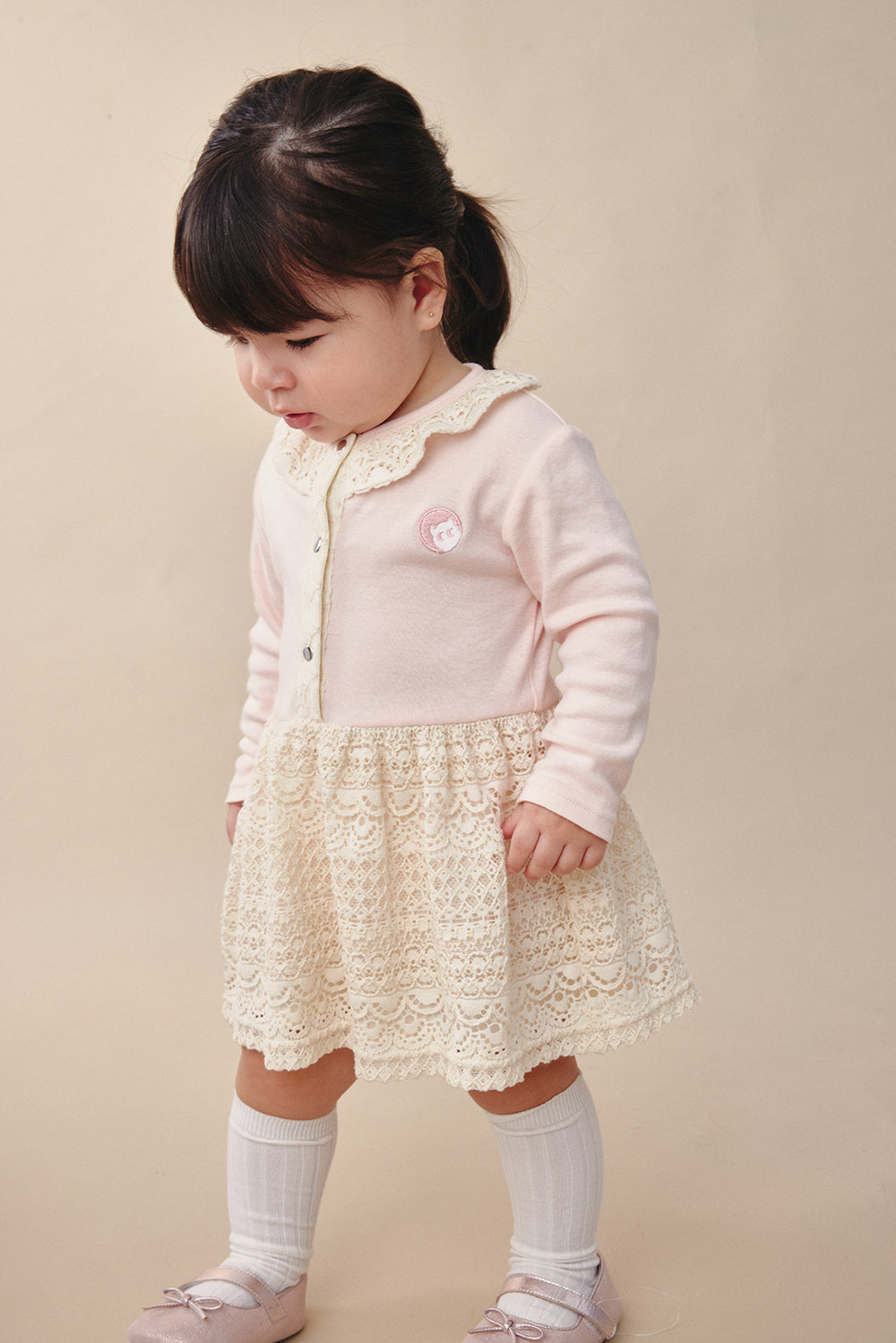 【予約商品】Mainコレクション：Petal Puffレースワンピースロンパース