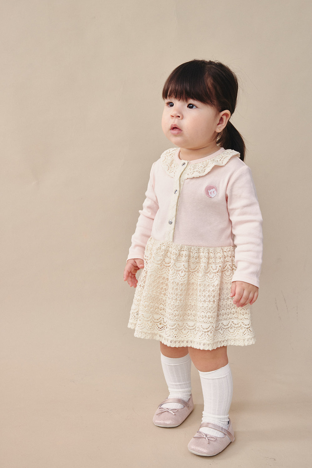 【予約商品】Mainコレクション：Petal Puffレースワンピースロンパース