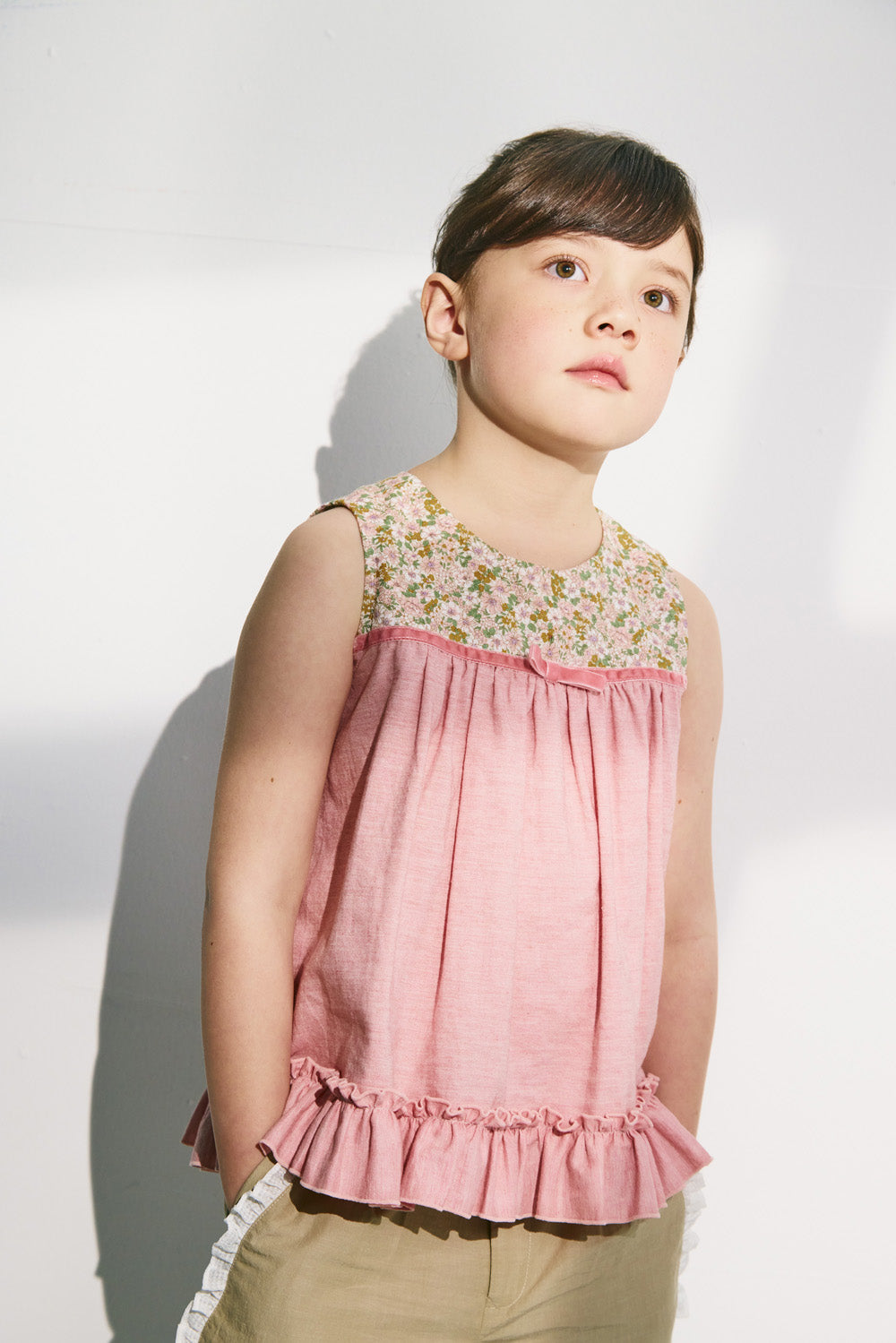 【予約商品】Luxury コレクション：Petit フラワープリントノースリーブトップス