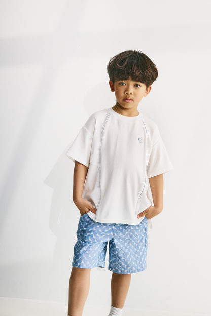 【予約商品】Main コレクション：Clean Cut ラインデザインロゴTシャツ