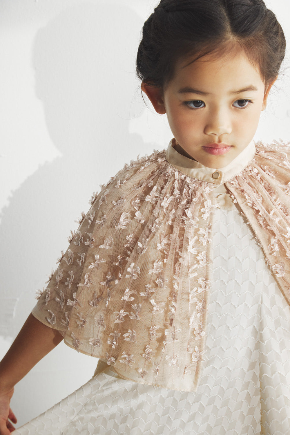 【予約商品】Luxury コレクション：Soft Wings リボン付きケープ