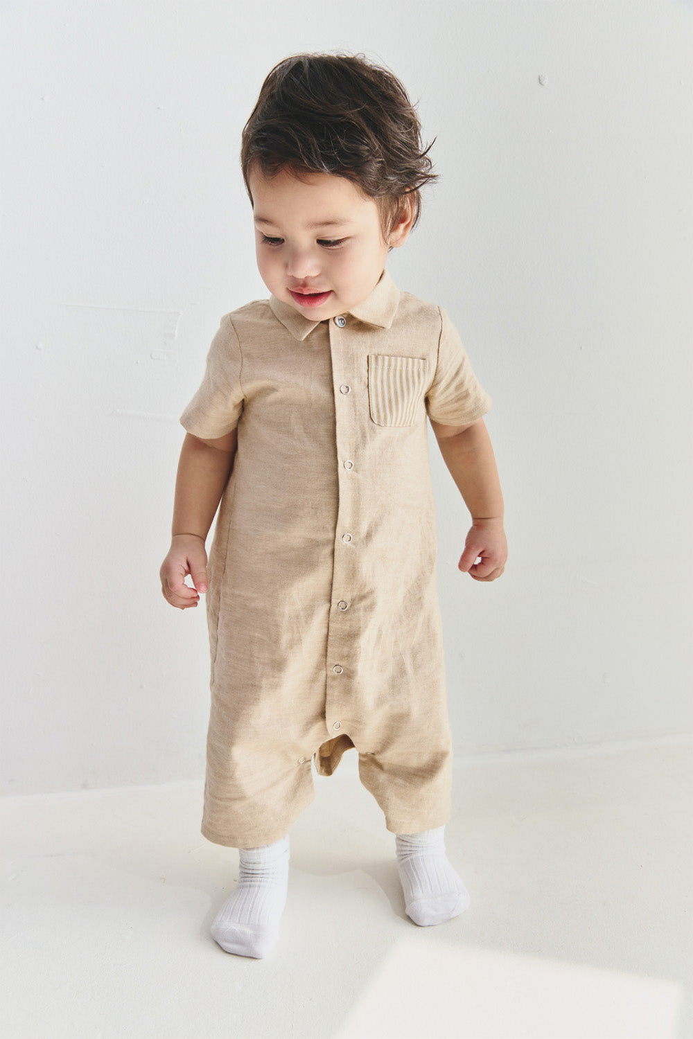 【予約商品】Main コレクション：Pure Form シャツベビーロンパース