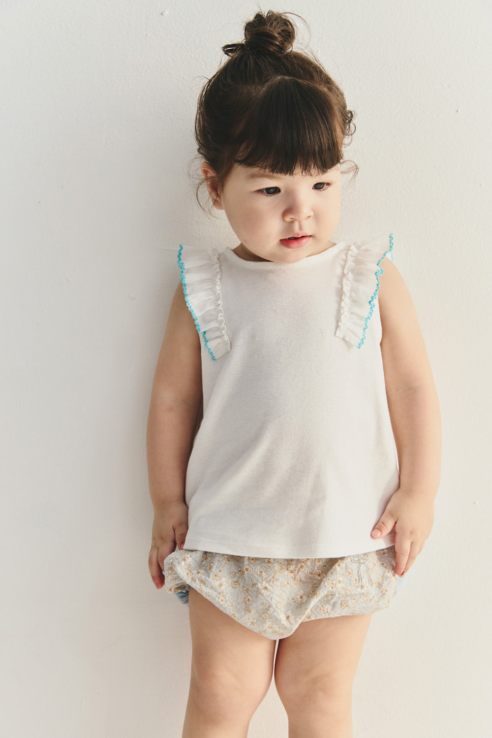 【予約商品】Main コレクション： Aurore フリルノースリーブトップス
