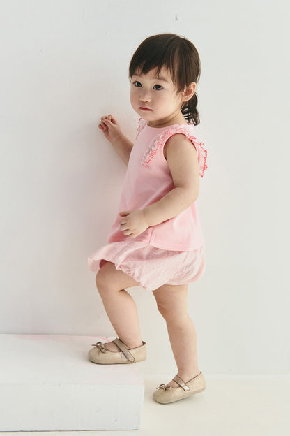 【予約商品】Main コレクション： Aurore フリルノースリーブトップス