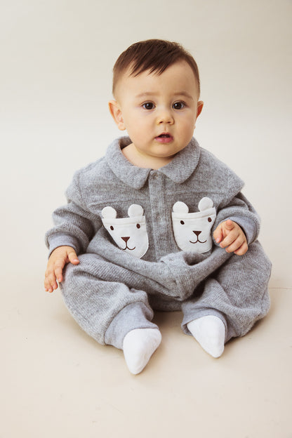 【予約商品】Luxuryコレクション：Woodland Bear ウールライクテクスチャー クマポケット長袖カバーオール