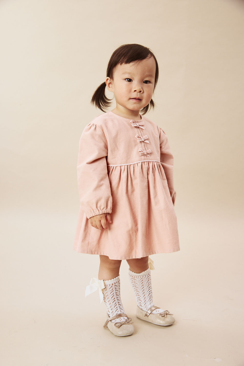 【予約商品】Mainコレクション：Cecilia ギャザーリボン オーガニックコットン長袖ワンピース