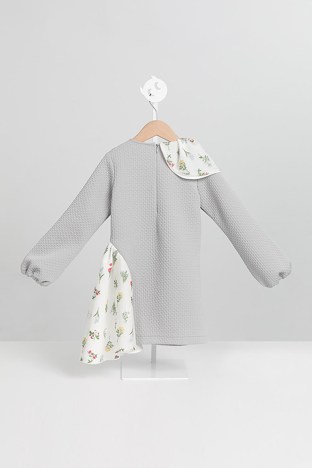 【予約商品】Mainコレクション：舞う花ロングスリーブワンピース