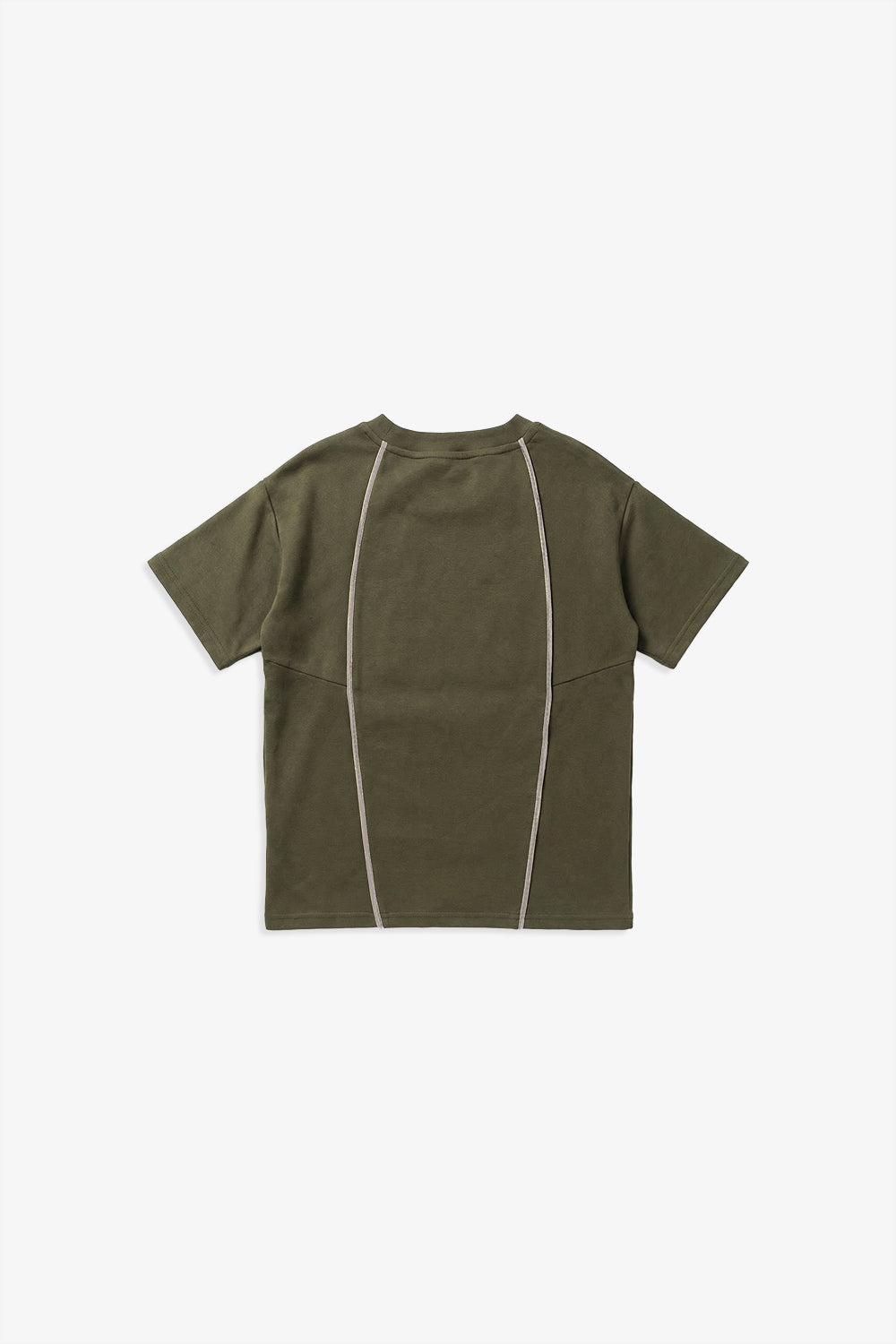 【予約商品】Main コレクション：Clean Cut ラインデザインロゴTシャツ