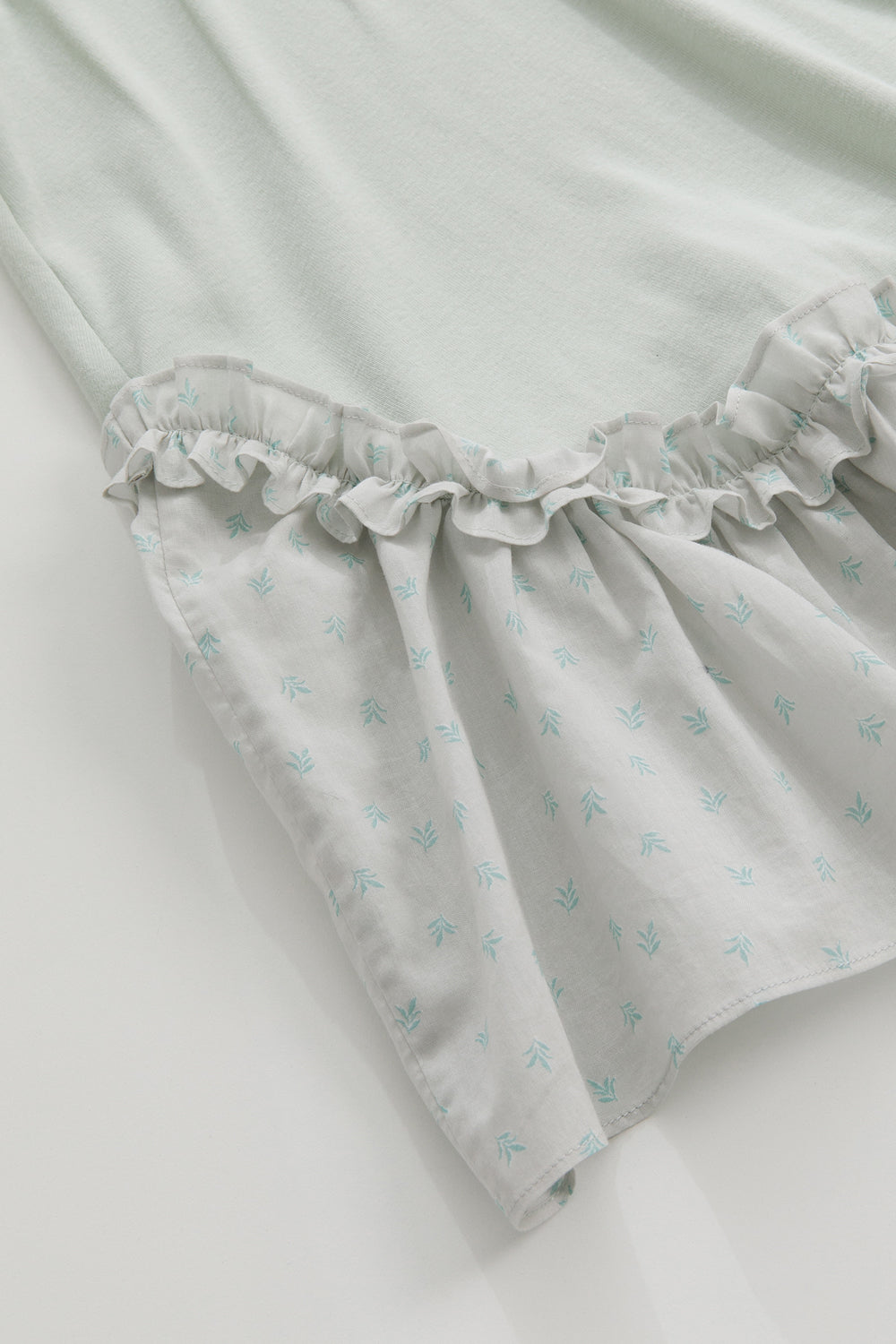 【予約商品】Main コレクション：Nuage バタフライパフスリーブワンピース