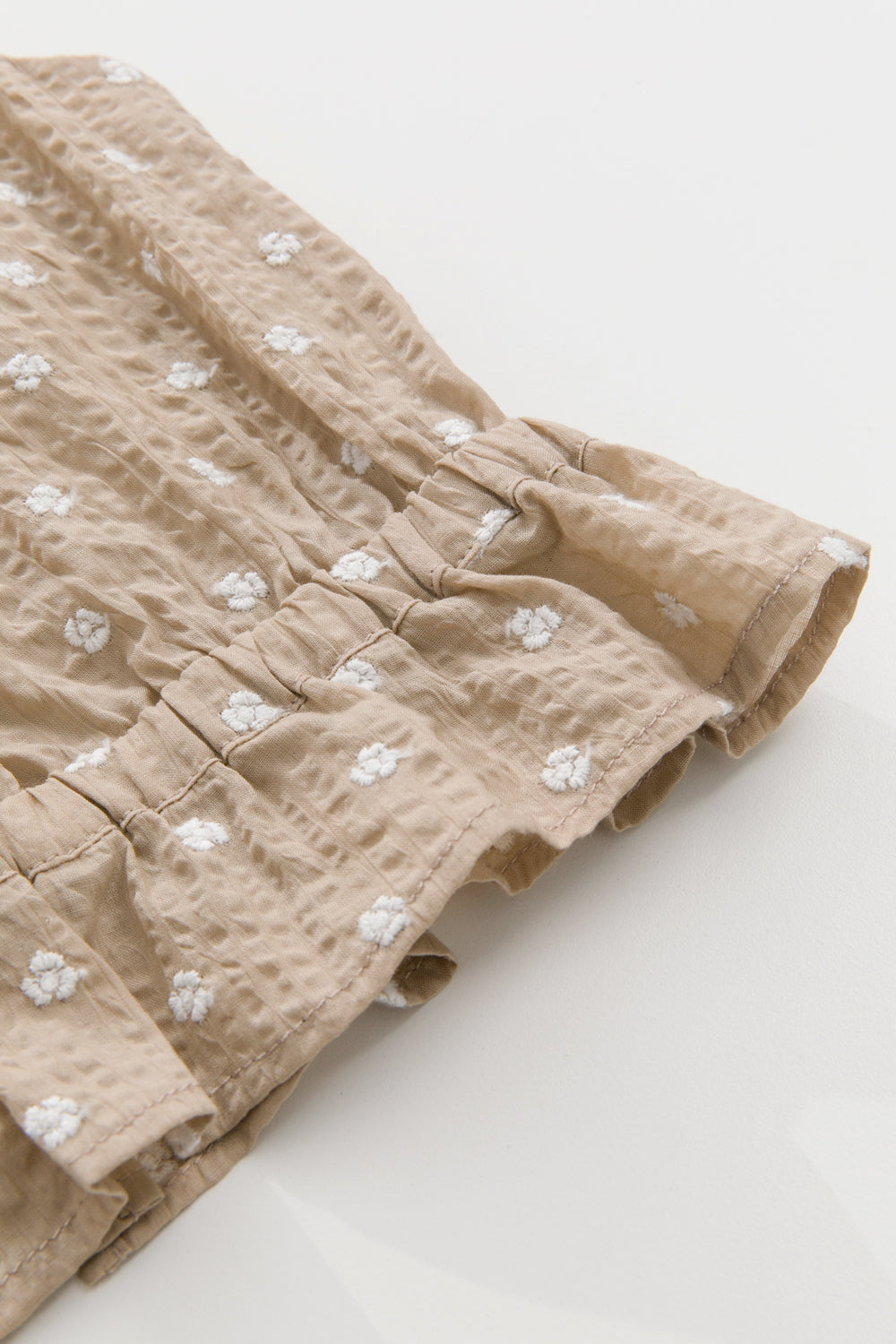 Luxuryコレクション：Meadowフラワー刺繍トップス