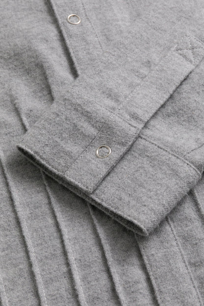 【予約商品】Mainコレクション：Little Poet ピンタック オーガニックコットン長袖シャツ