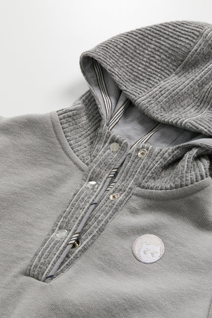 【予約商品】Mainコレクション：Warm Hug切替えフード付きトップス