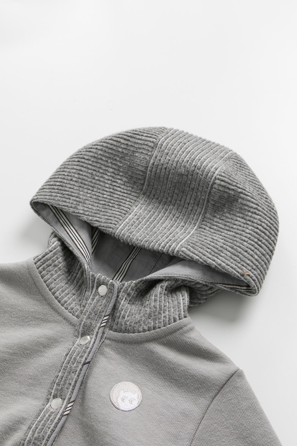 【予約商品】Mainコレクション：Warm Hug切替えフード付きトップス