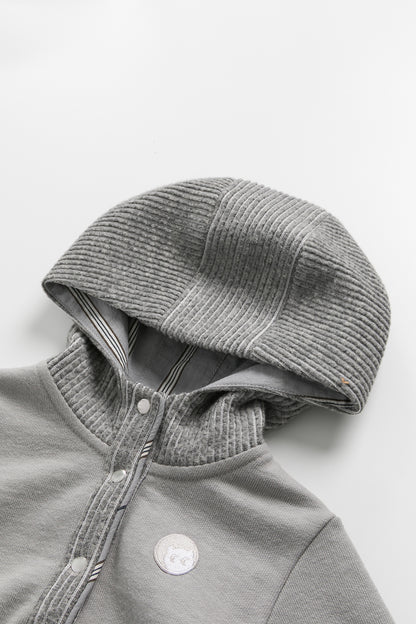 【予約商品】Mainコレクション：Warm Hug切替えフード付きトップス