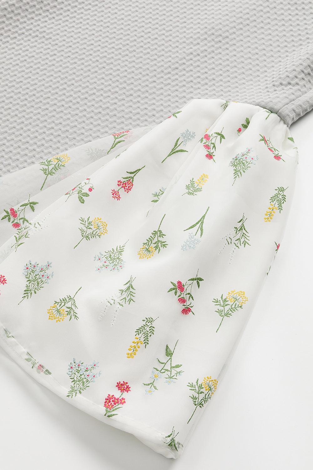 【予約商品】Mainコレクション：舞う花ロングスリーブワンピース