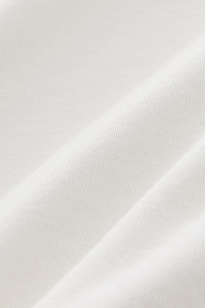 【予約商品】Main コレクション：Clean Cut ラインデザインロゴTシャツ